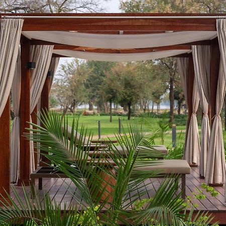 Radisson Blu Mosi-Oa-Tunya Livingstone Resort Exterior foto