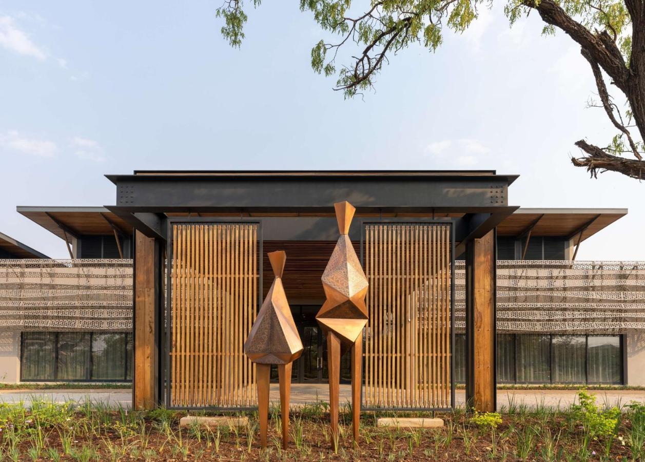 Radisson Blu Mosi-Oa-Tunya Livingstone Resort Exterior foto